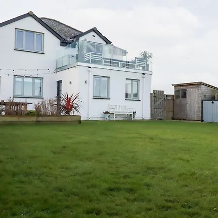 Sea View House *